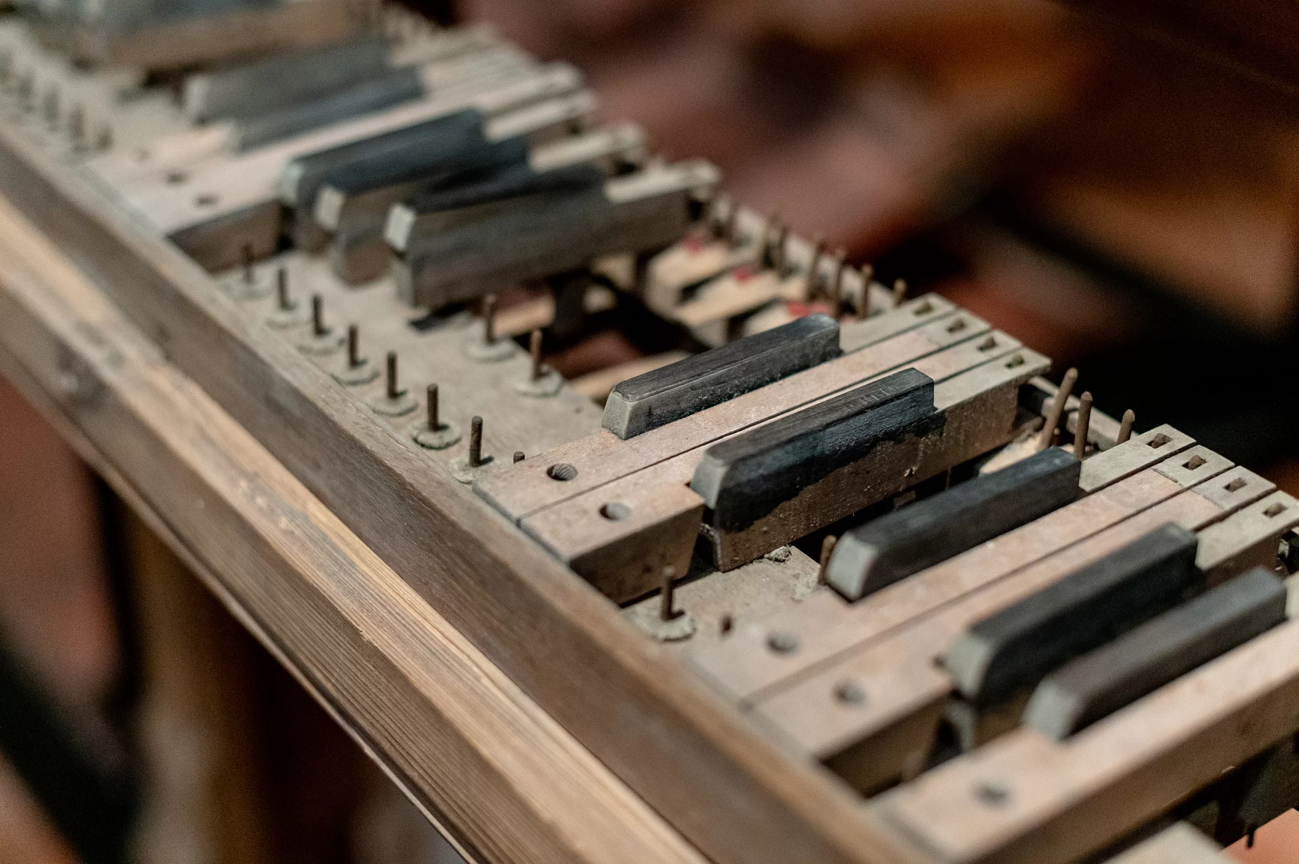 „Vargonai ir Čiurlioniai“: vieno eksponato parodoje – Mikalojaus Konstantino vaikystė ir kontekstai