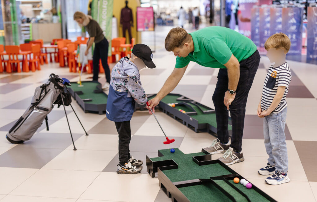 Mini golfo akademija startuoja Klaipėdos rajono „Saulės“ mokykloje