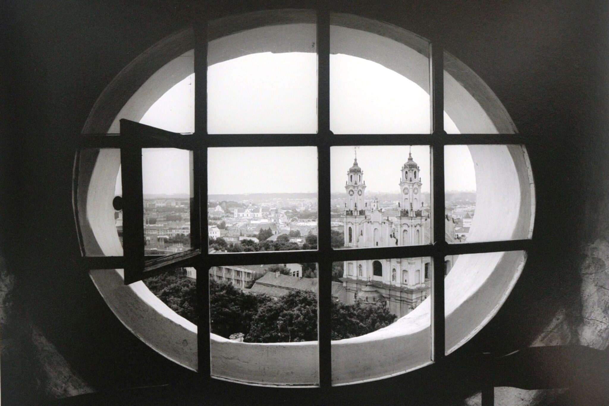 Kelionės šiapus bei anapus