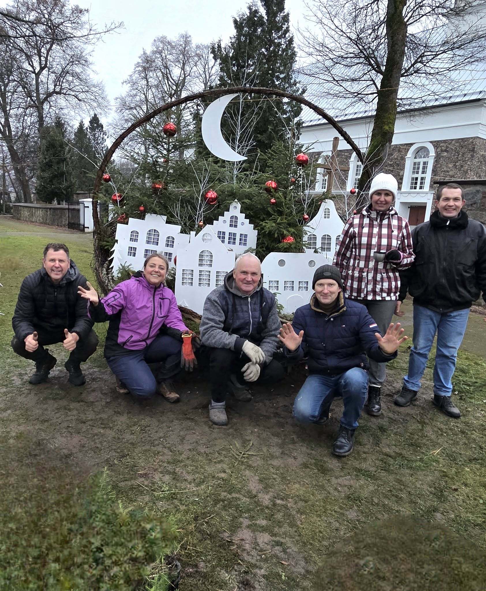 Darbėnų gyventojai patys puošė miestelį