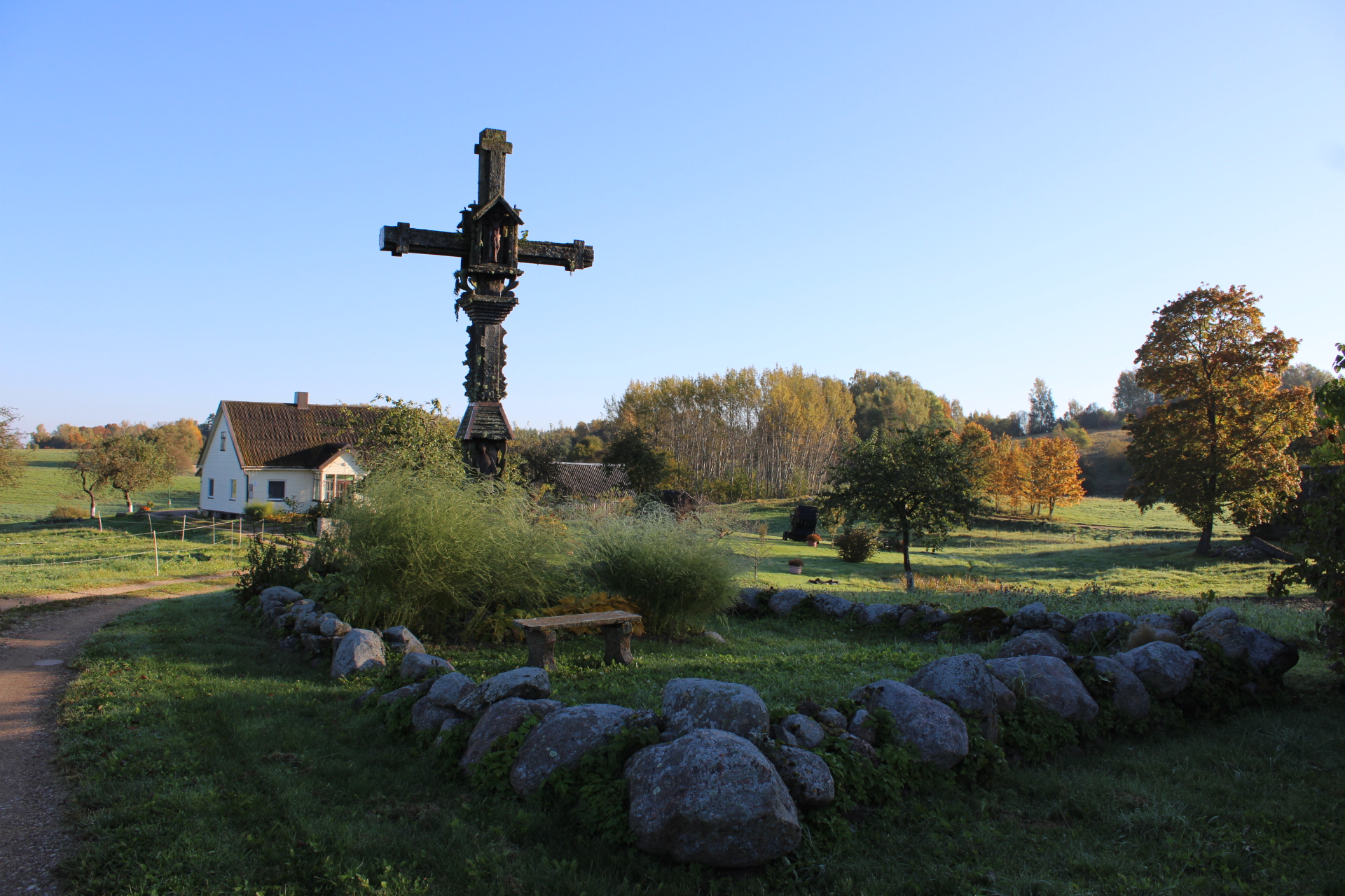 Kolūkio pirmininkas, nepabijojęs likti žmogumi, „generolo“ kapinėse pastatytas geležinis kryžius ir drąsuolis, nepabūgęs stoti prieš poną