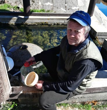 Šaltinio stebuklas: ištryško tyras vanduo