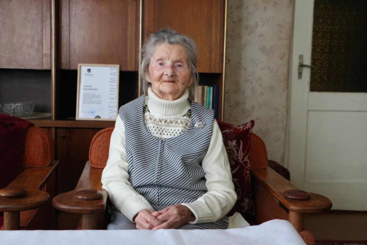 100-metė kėdainietė A. Baldiškienė: „Didžiausia dovana – turėti šalia vaikus“