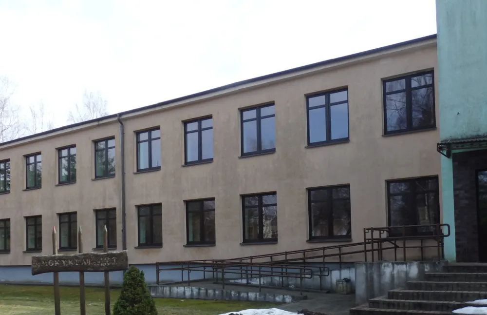 Ištuštėję Lapių gyvenvietės viešieji pastatai kelia nerimą bendruomenei