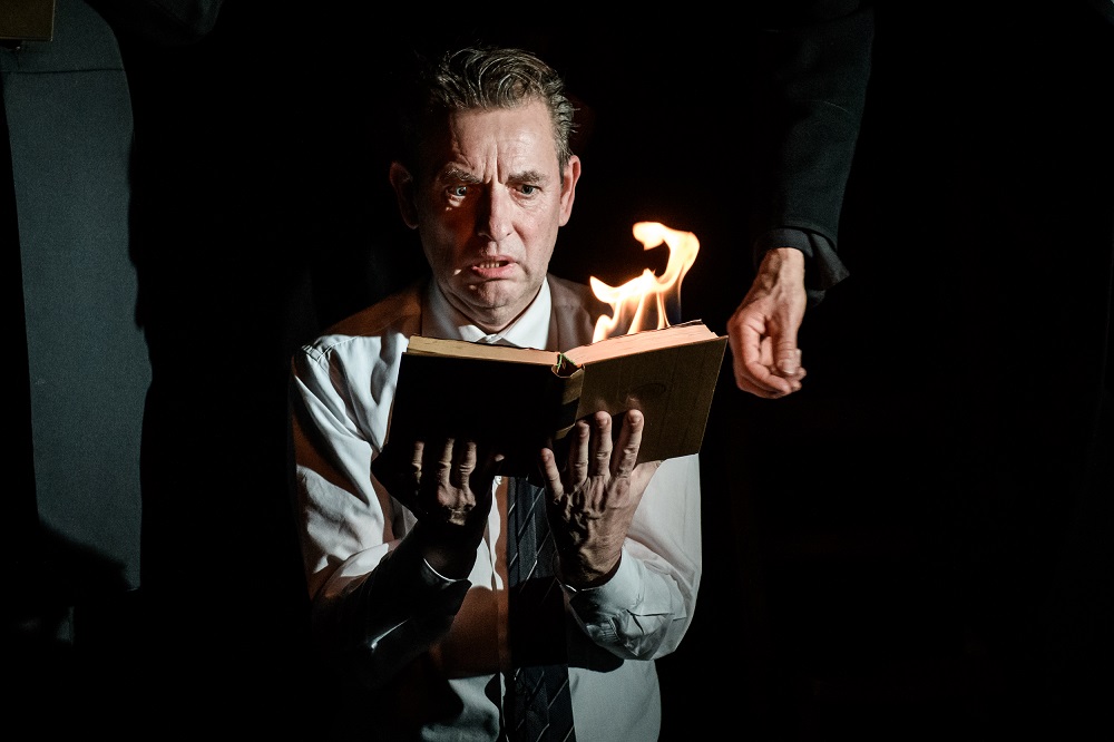 Prozos įsceninimas: kaip proza (ne)tampa dramaturgija?