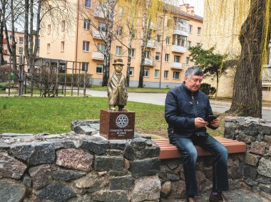 Mažutėlis neegzistavusių miesto vartų raktininkas