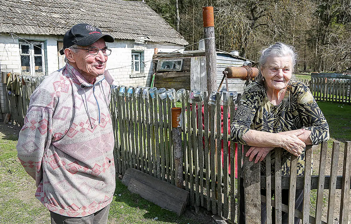 Geležinkeliui tiesti žemes atidavę žmonės skaudama širdimi palieka namus