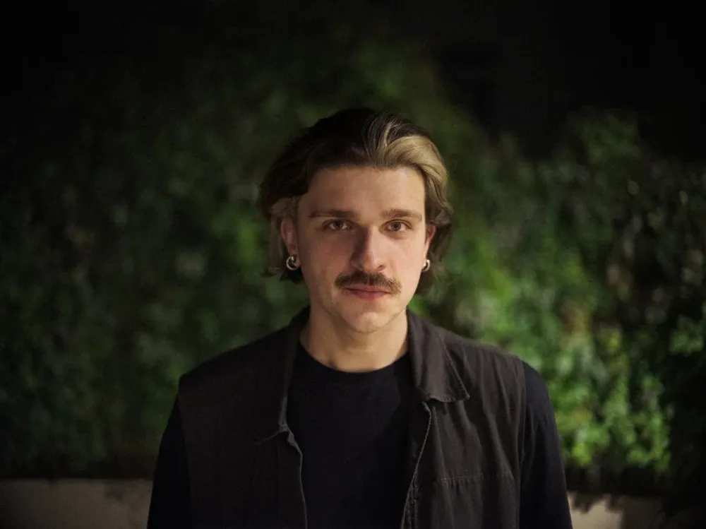 Režisierius N. Jasinskas apie darbą spektaklyje su V. Mainelyte: „Esu nepaprastai dėkingas už galimybę, pasitikėjimą ir atvirumą“