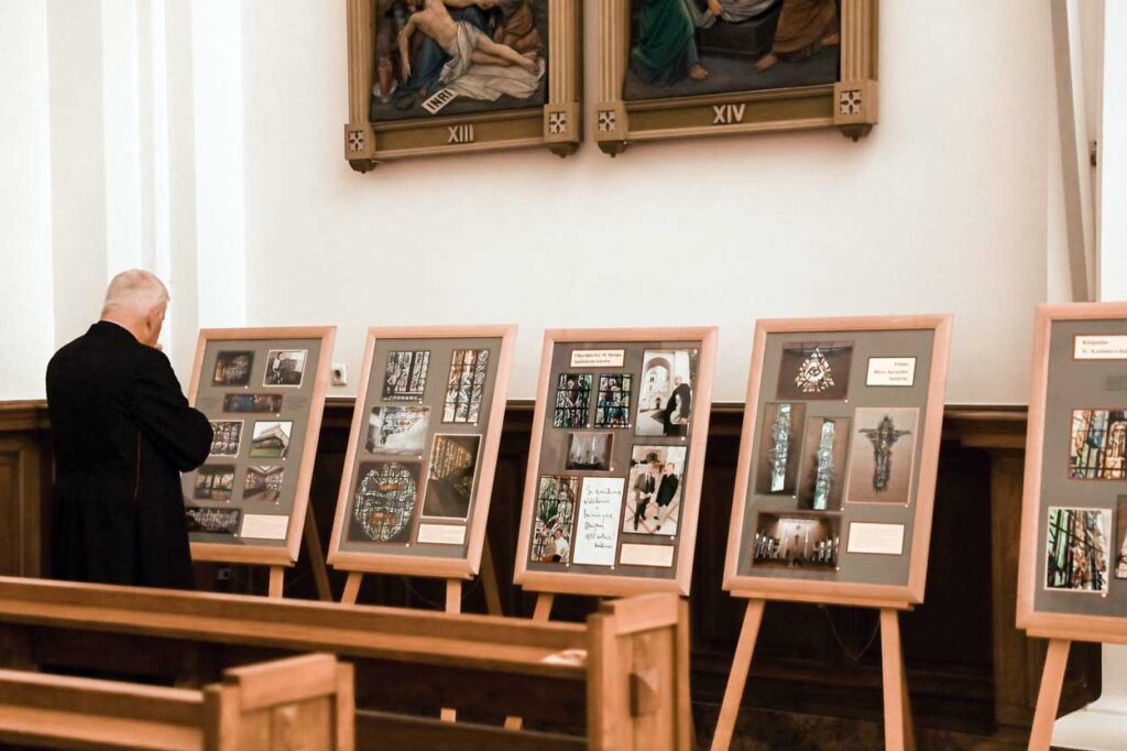 Vilkaviškio katedros pasididžiavimas – žymaus meistro vitražai