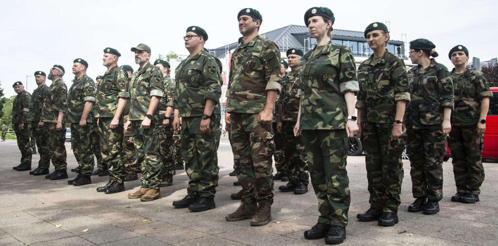 Prie paminklo Laisvei ištikimybę Lietuvai prisiekė dešimtys šaulių