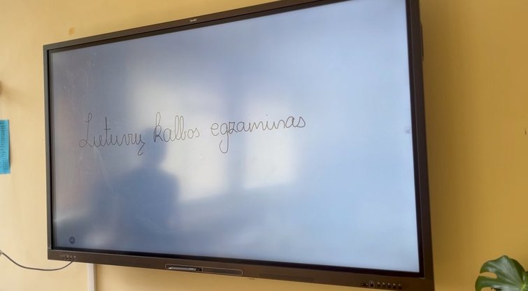 Pasikeitęs lietuvių kalbos ir literatūros brandos egzaminas: nuo kalbėjimo užduočių iki naujų rašinio formų