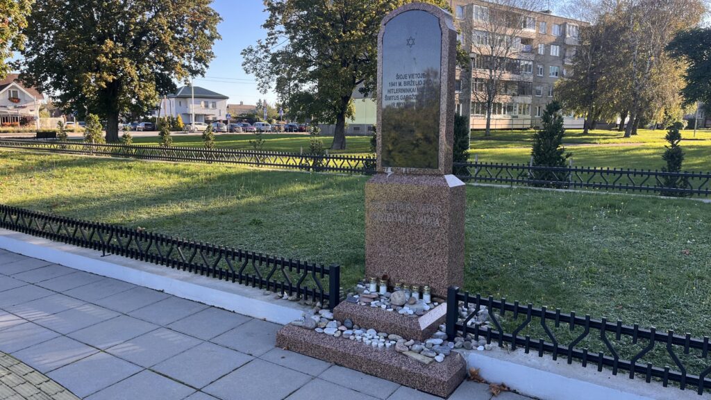 Endriejavo moksleiviai ėjo  Atminties keliu Gargžduose