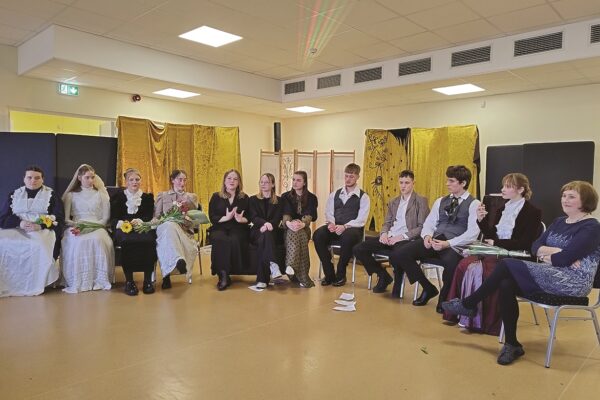 Spektaklis „Geltoni tapetai“ tapo dviejų režisierių debiutu