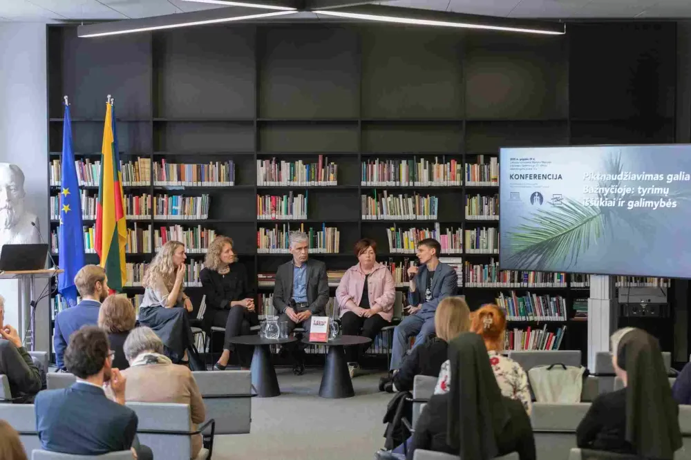 Surengta trečioji konferencija „Piktnaudžiavimas galia Bažnyčioje: tyrimų iššūkiai ir galimybės“