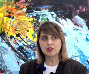 Rėmeliai mėlyni, o drobė – juodutėlė