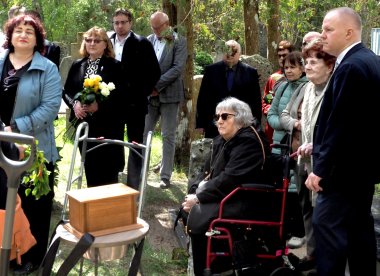 Pardavė vasarnamį, kad toliau remtų moksleivius