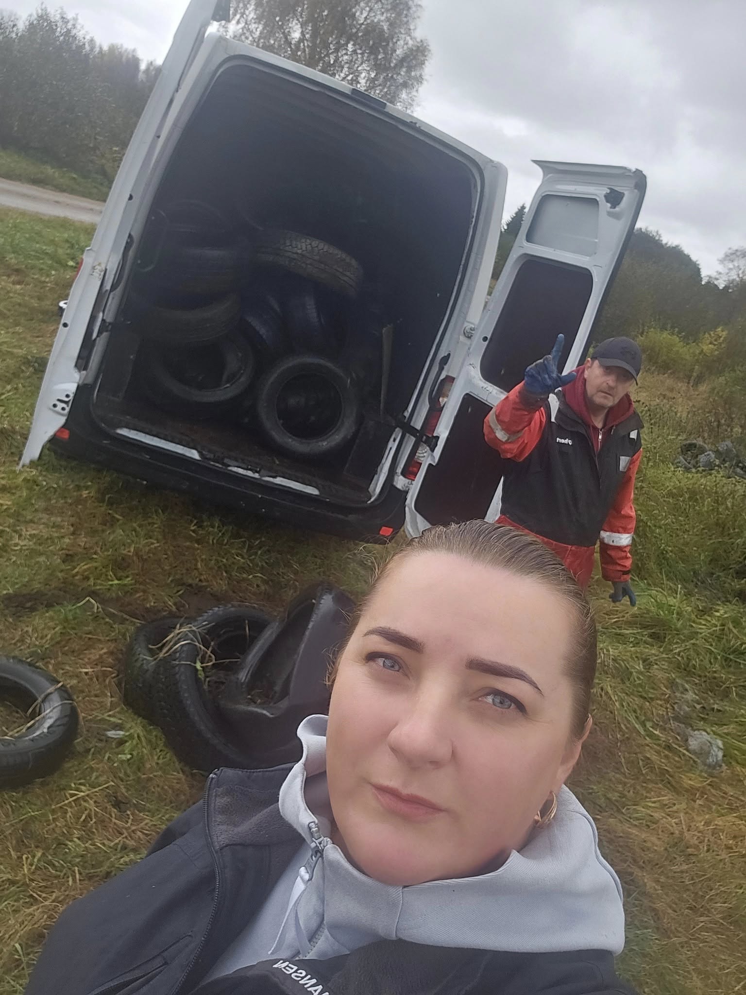 Poros savaitgalis miške – surinkta 200 padangų