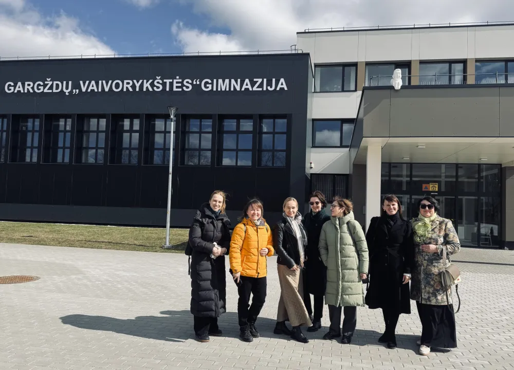 Dirbtinis intelektas ir tvarumas mokykloje: inovatyvi diena Gargždų „Vaivorykštės“ gimnazijoje
