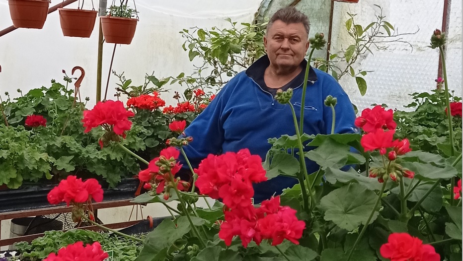 KAIMĄ KEIČIA ŽMONĖS, O KAIMAS – ŽMONES    Nuo metalo prie gėlių žiedų