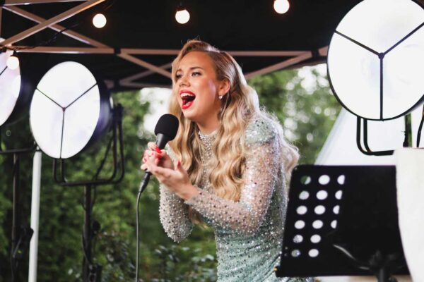 Talentinga kraštietė atranda save miuzikluose