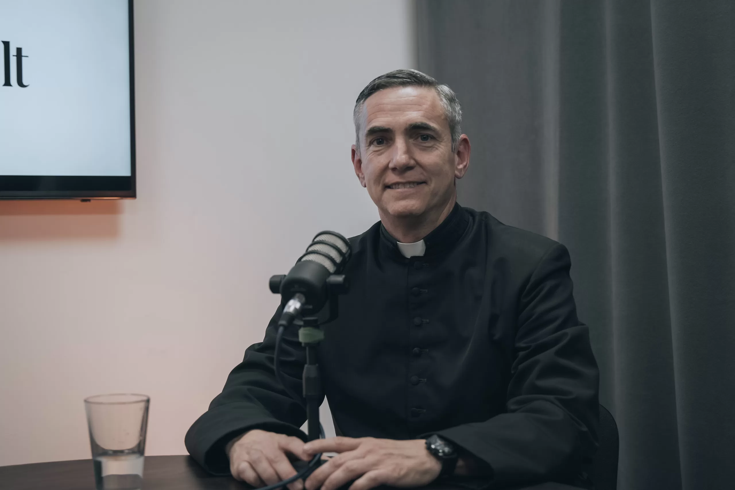 Kunigas D. Avellaneda: jeigu norime su jaunimu kalbėtis apie Dievą, turime prie jo prisitaikyti