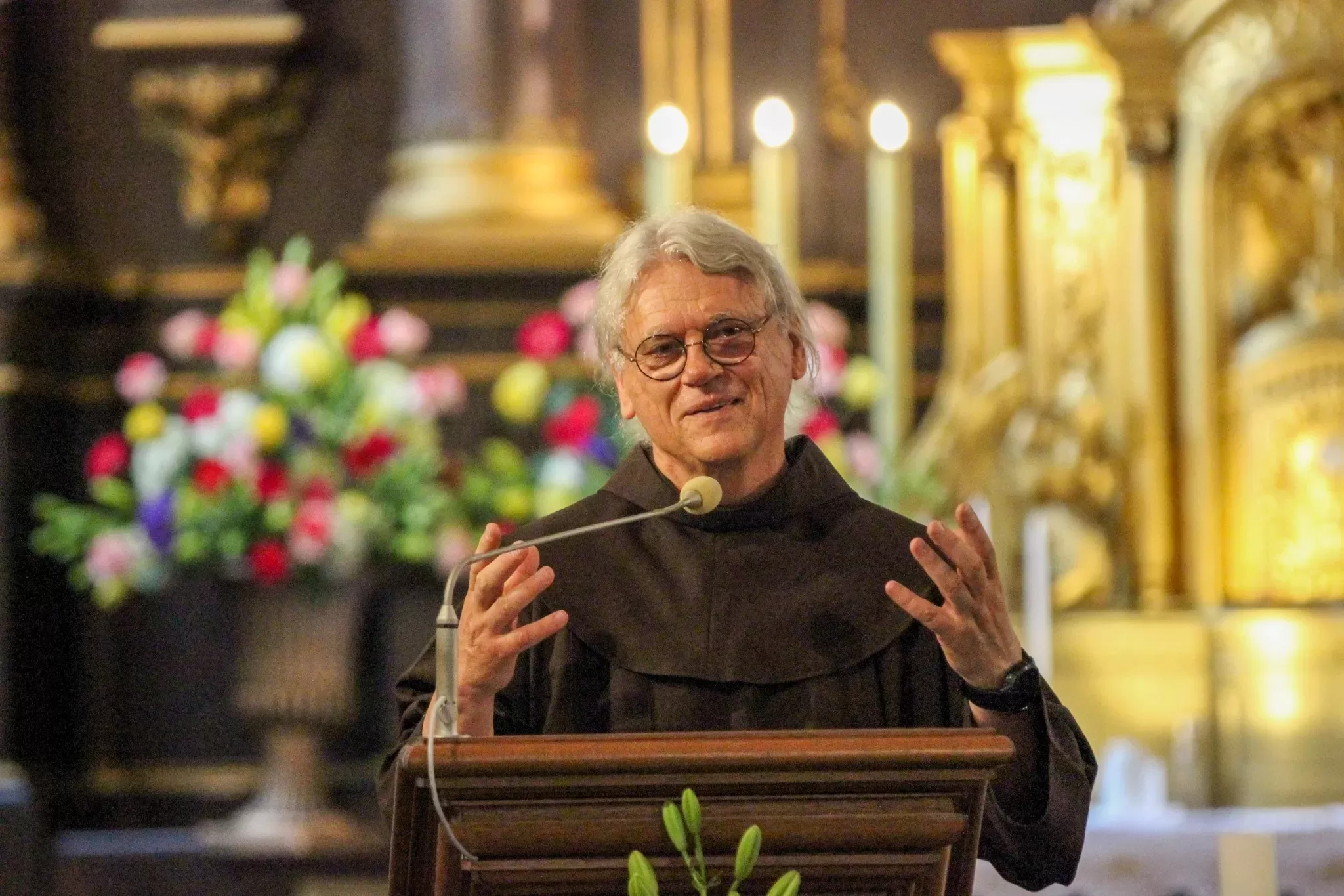 Brolis B. Jurčys OFM pateikė prašymą gyventi už „vienuolyno ribų“