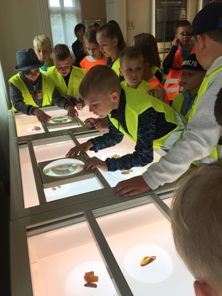 Nuo molio karjero iki Gintaro muziejaus– įspūdžių pilna vaikų vasaros stovykla Gargždų „Kranto“ progimnazijoje