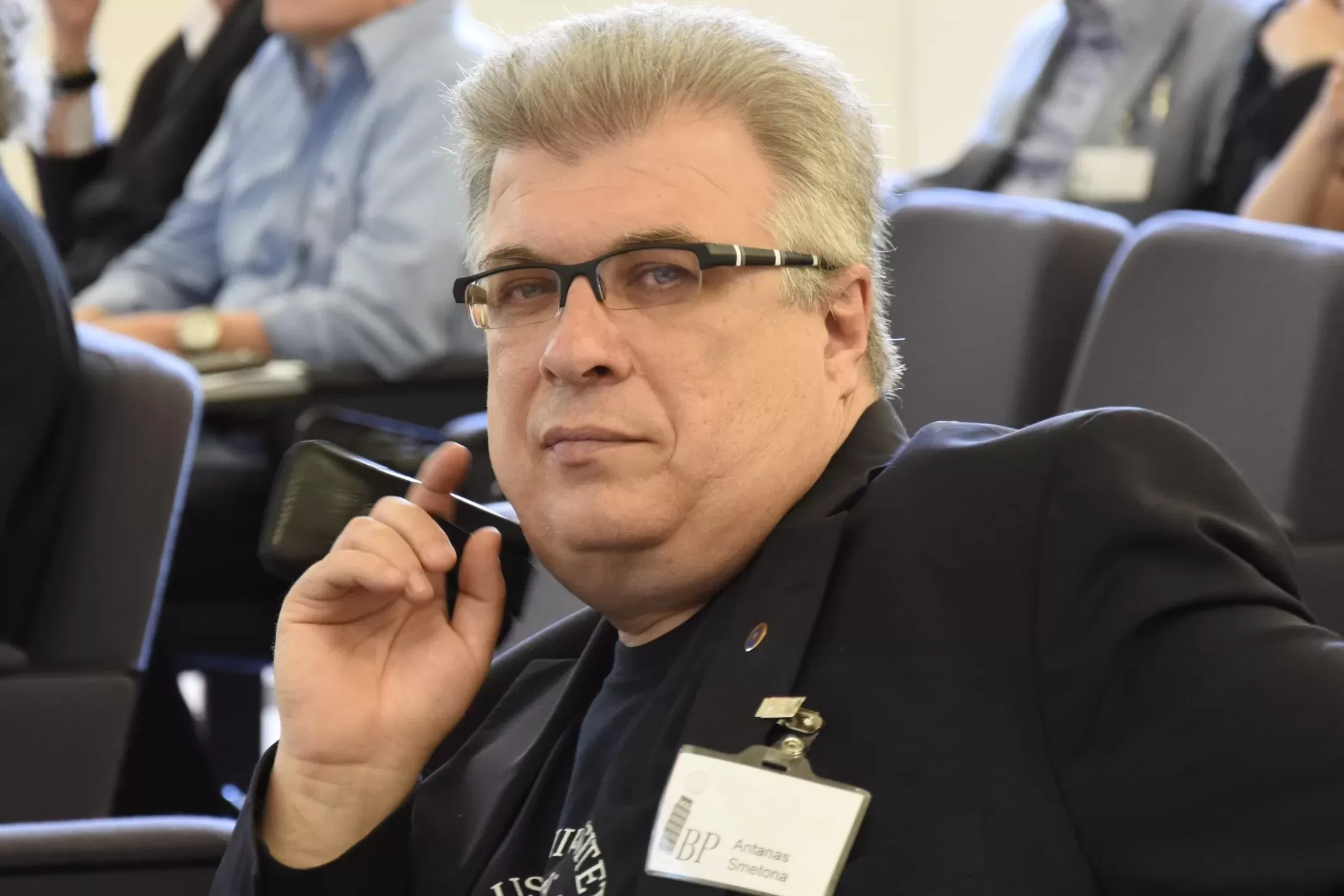 Kalbininkas A. Smetona apie Seimo siūlymą moterų pavardes rašyti su galūne „-a“: „Betrūksta tik Kalbos komisijai užsiimti mokesčių rinkimu“