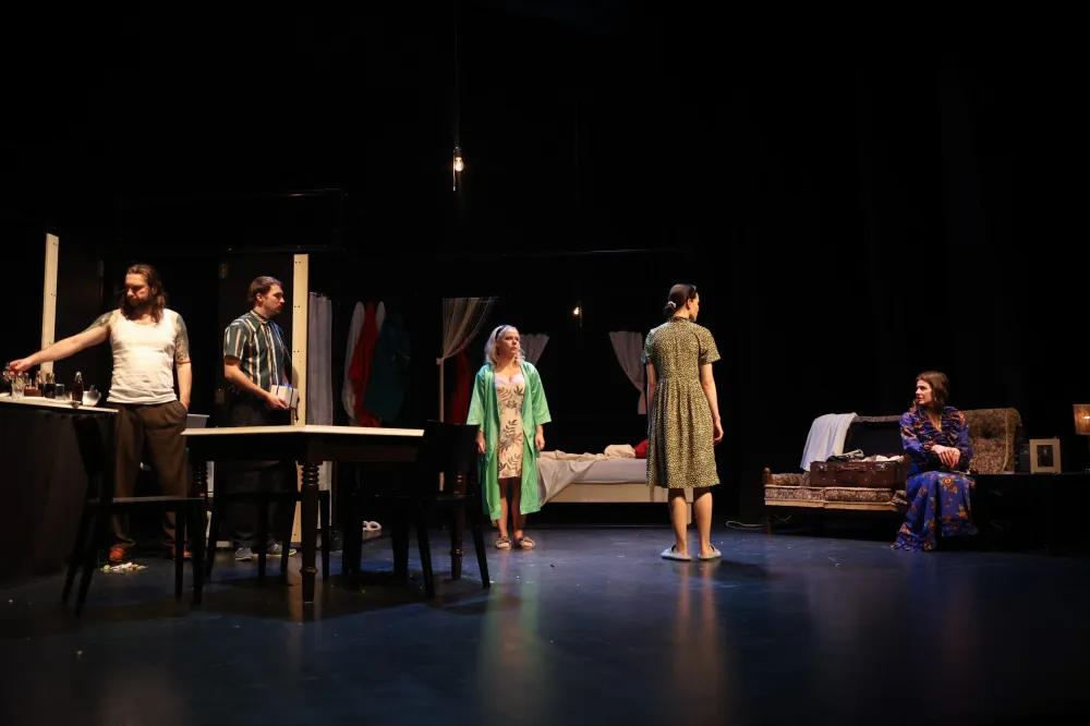 Williamso „Geismų tramvajus“ – Telšių teatro scenoje