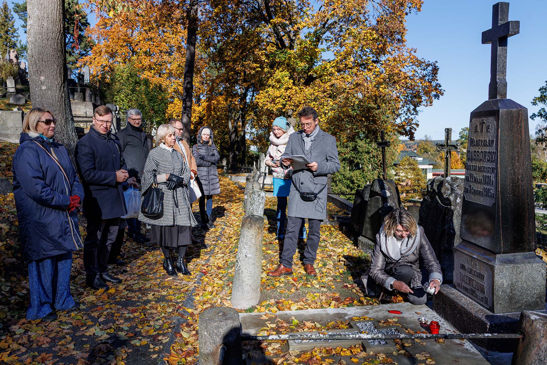 Czasoprzestrzeń przeszłości: Gdy historia mówi inaczej