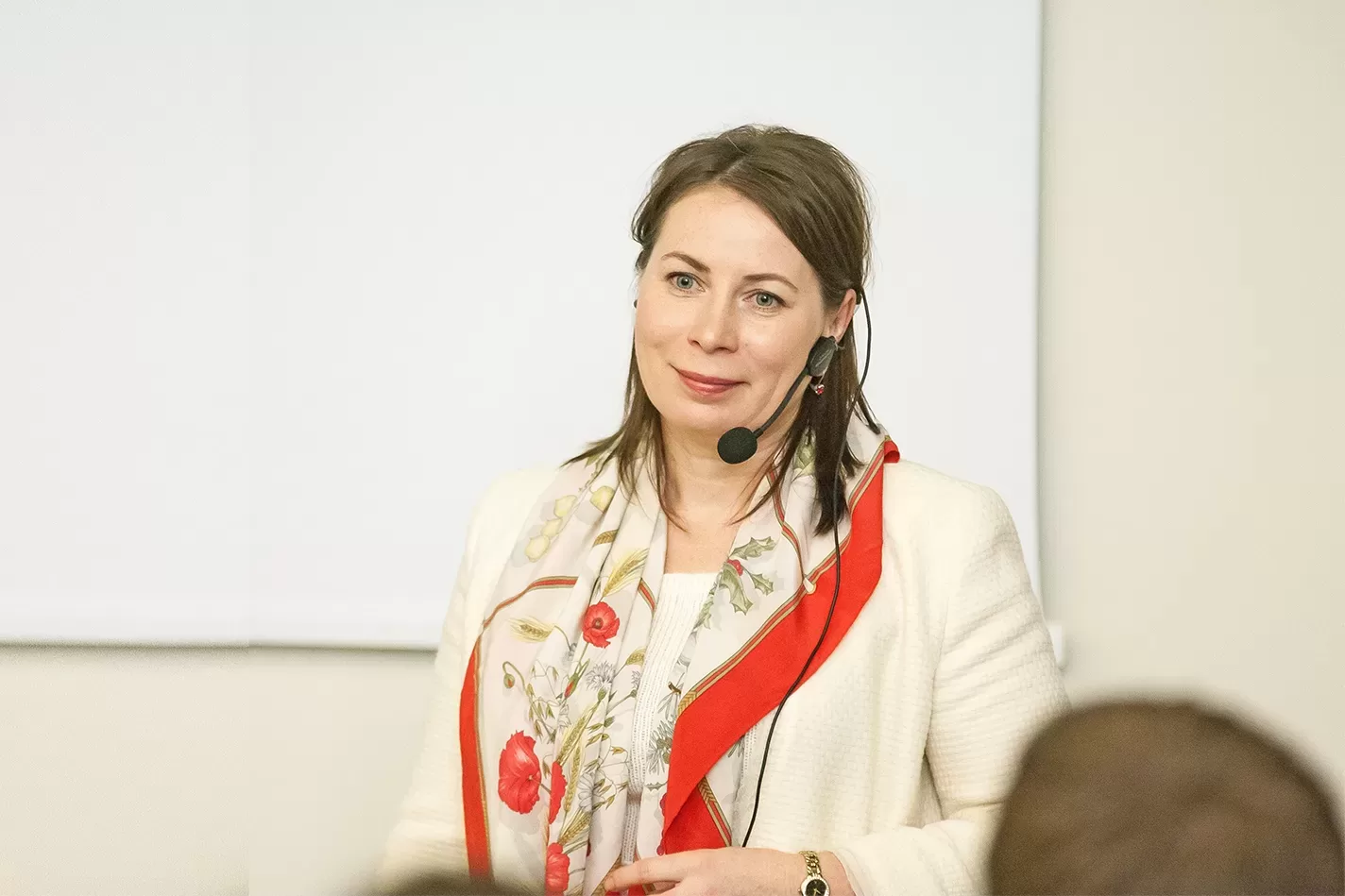 Etiketo ekspertė: tujinimasis paplitęs tarp jaunimo, nesuvokiant, kas yra pagarba