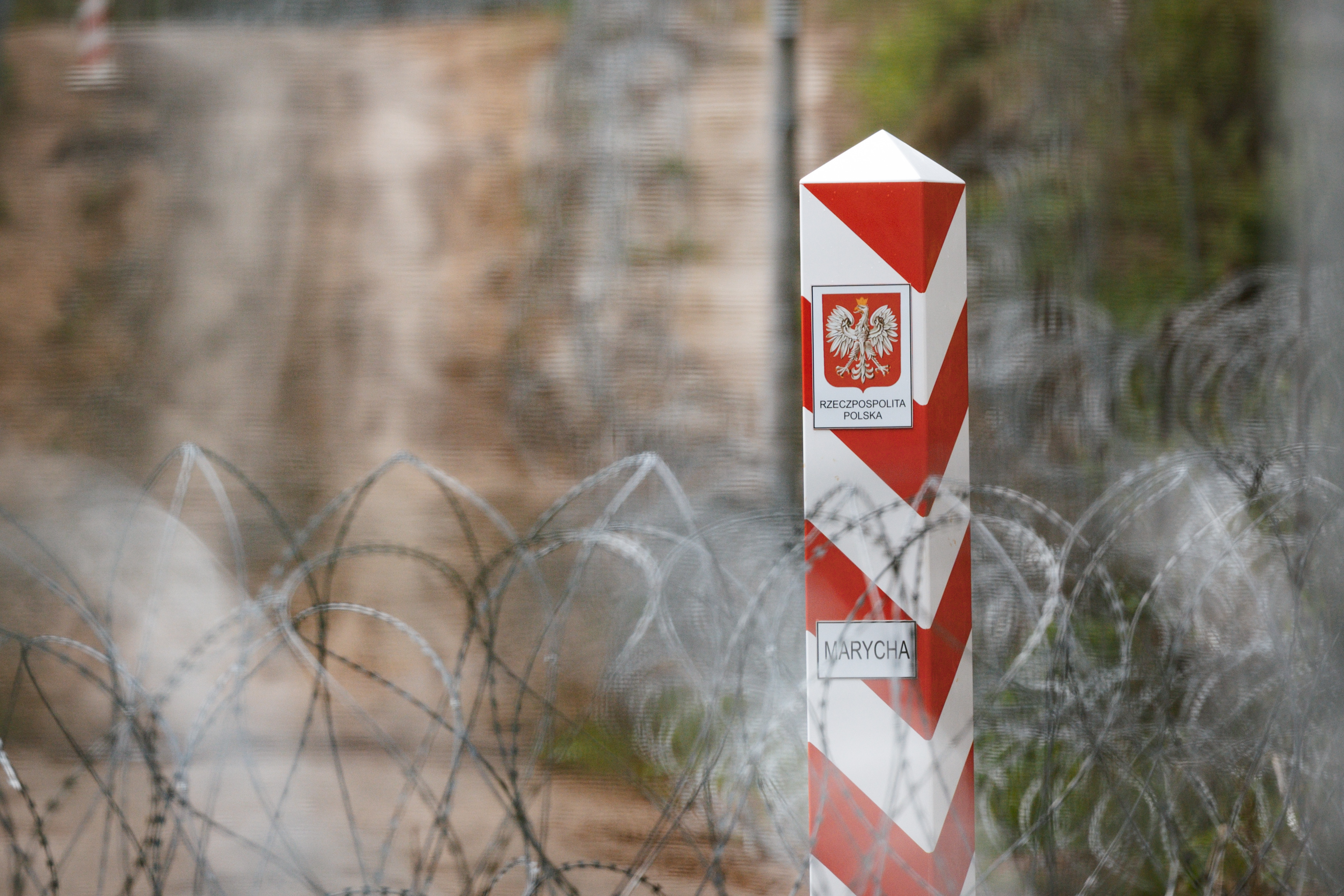 Lenkija vėl lietuvių horizonte: verslas žmones samdo per šią šalį, kokie ten mokesčiai