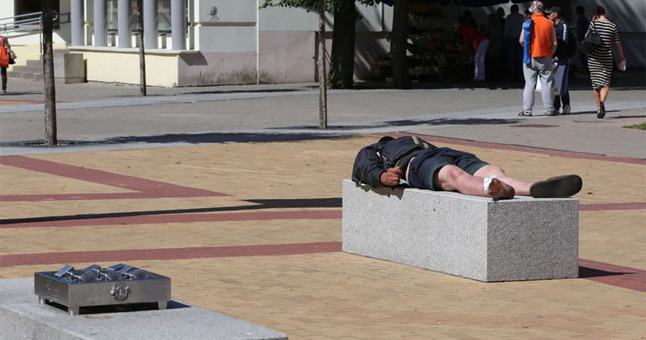 Kai priklausomybė paliečia šeimą: Klaipėdos krašto žmonių istorijos ir pagalbos keliai