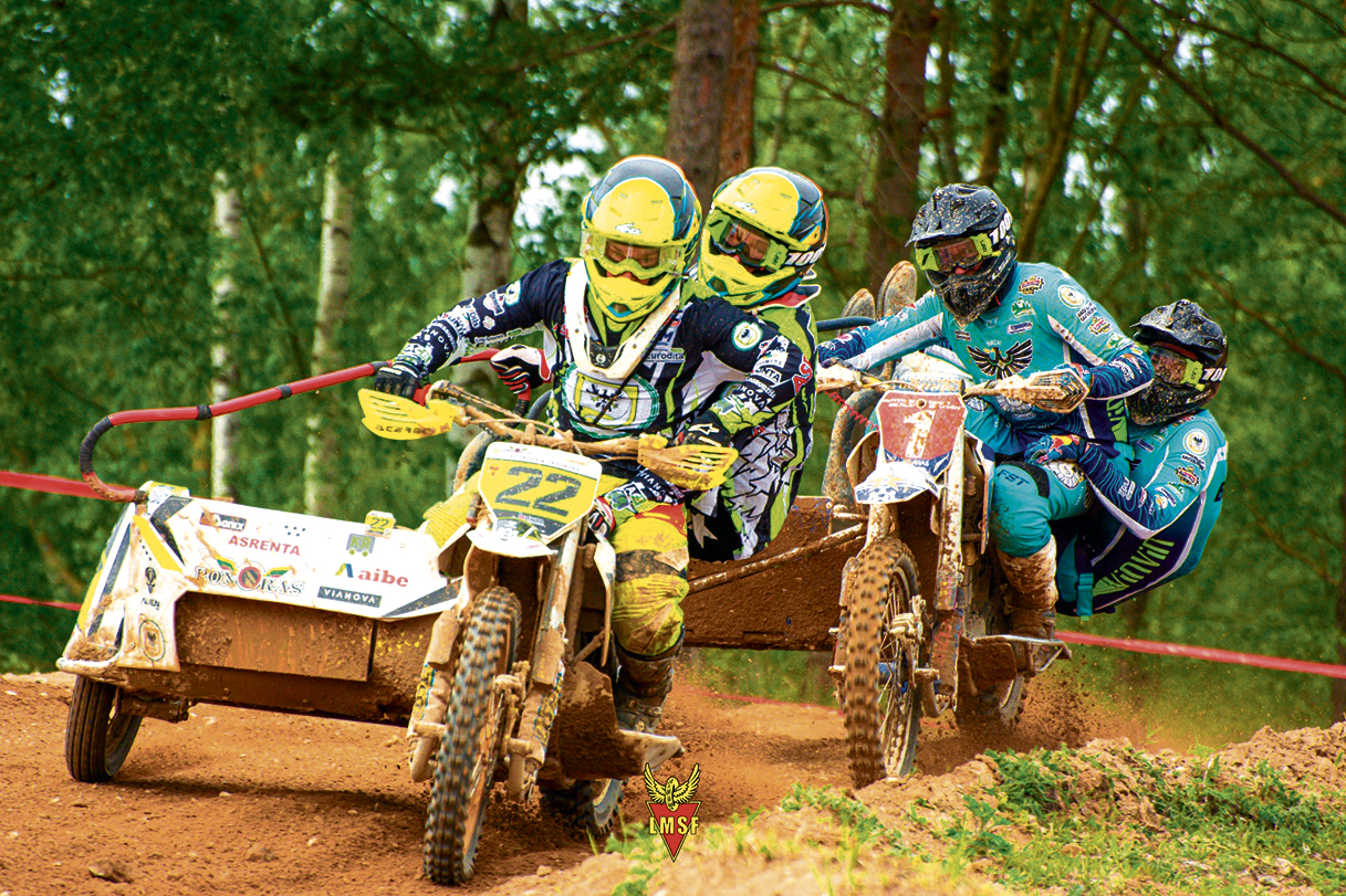 &bdquo;Kai varžovą paveji, jauti, kad viskas tarsi užsikuria ir gazas jau nebekrenta žemyn&ldquo;, - sako motokrosininkas Tomas Baltu&scaron;is. Nuotr. LMSF