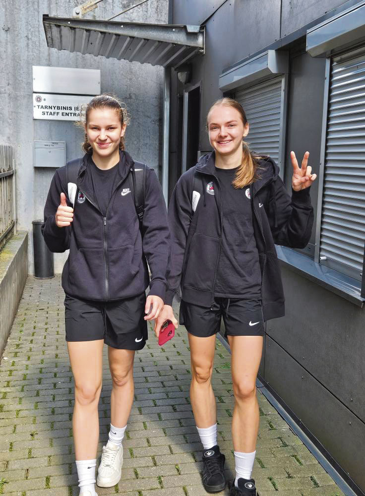 U20 rinktinės lyderės Danielė Paunksnytė ir Sintija Auk&scaron;tikalnytė drauge atstovauja ir Vilniaus &bdquo;Kibir&scaron;ties&ldquo; komandai. Nuotr. BC Kibirk&scaron;tis