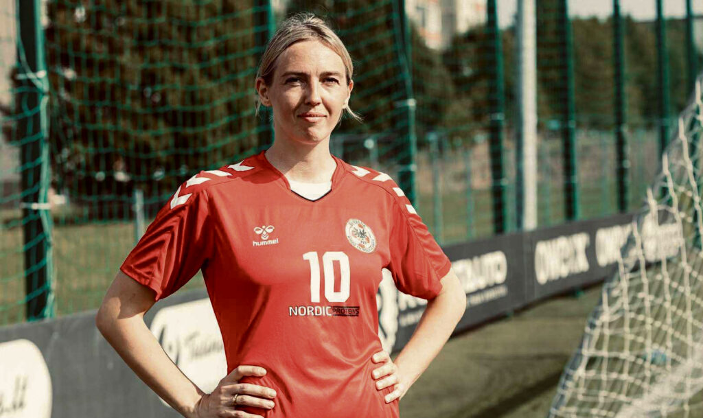 S. Majauskienei futbolas patinka ne vien dėl žaidimo. Klubo &bdquo;&Scaron;irvėna&ldquo; merginos ne tik sportuoja kartu &ndash; jas sieja draugi&scaron;ka bendrystė. Nuotr. asmeninio albumo