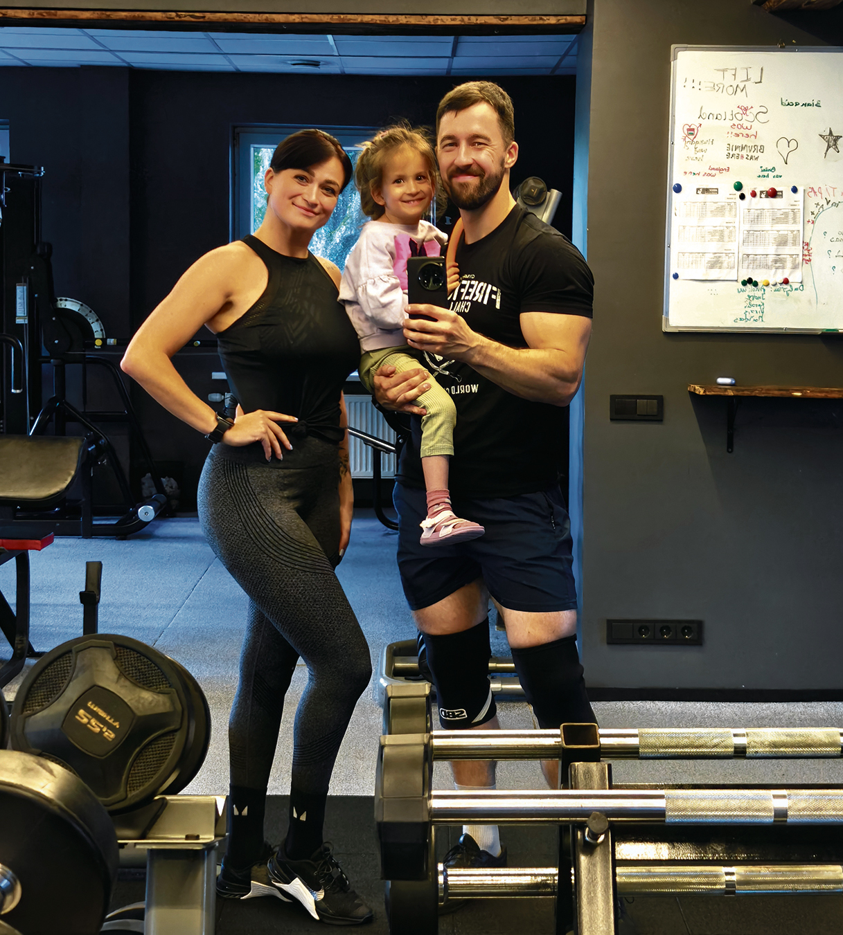 Papildomai sporto klube treneriu dirbančio vyro prioritetas &ndash; &scaron;eima. Nuotr. asmeninio albumo