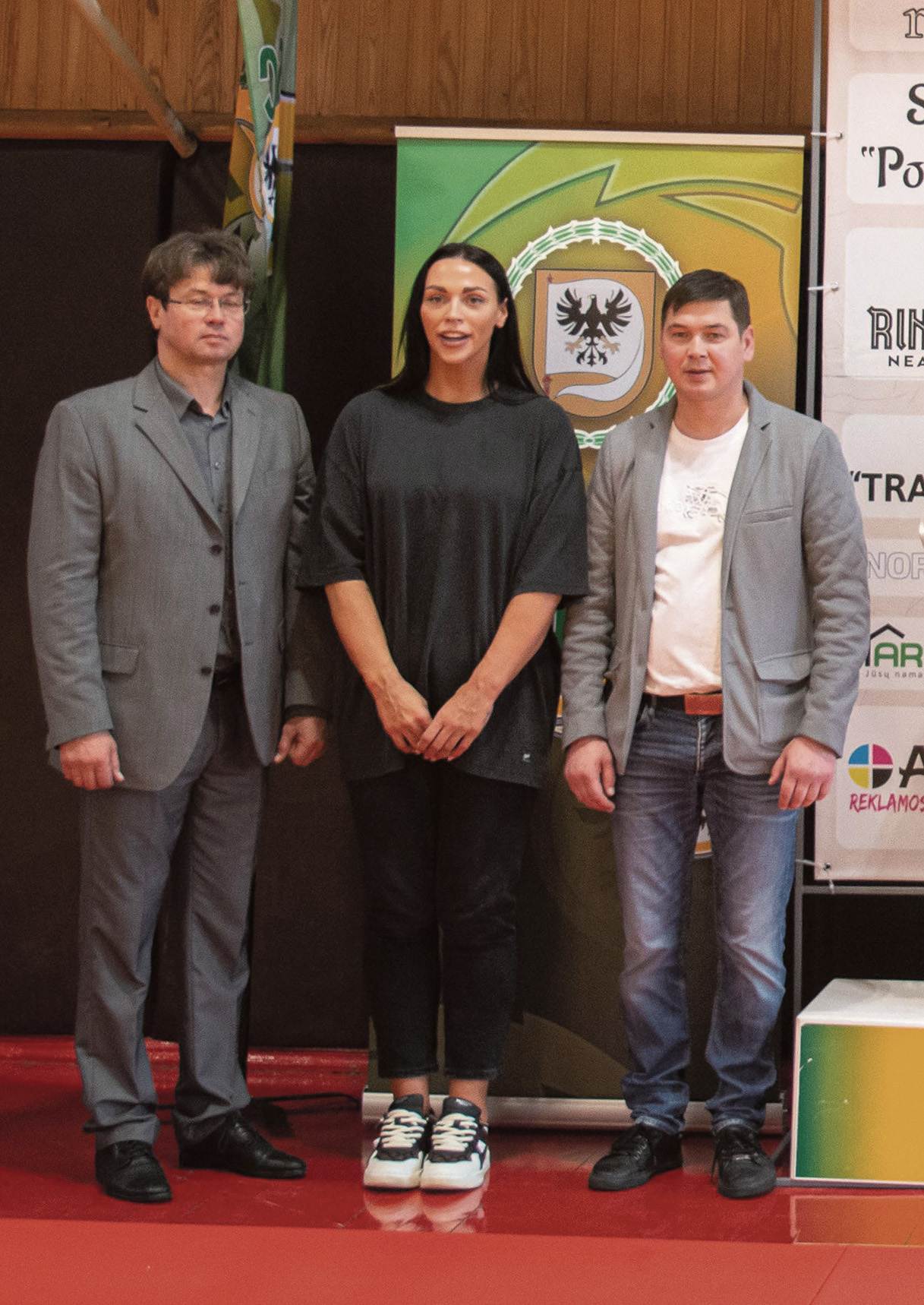 Biržų srajono porto centro vadovas Sigitas Mitrochinas, Lietuvos dziudo federacijos prezidentė Sandra Jablonskytė ir dziudo treneris Mindaugas Simėnas. Nuotr. asmeninio albumo